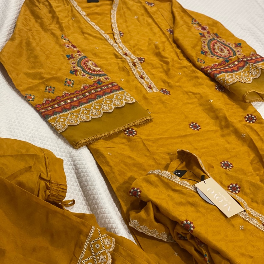 Mustard Embroidered Kurta - Picture 3 of 10